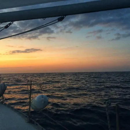 Nuit en mer et apéritif dinatoire * Porto-Vecchio (Corsica)